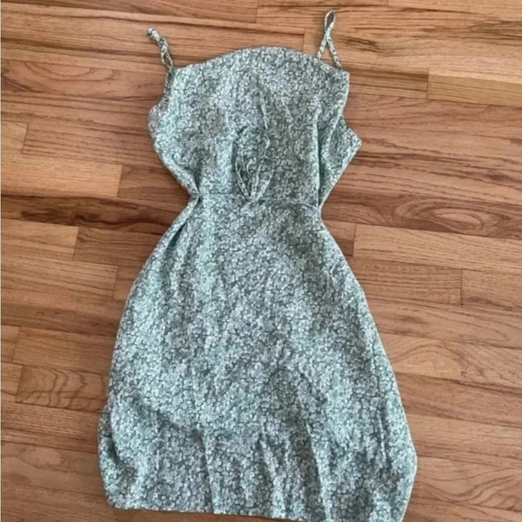 SHEIN Green Women’s Floral Dress Size Medium - Picture 3 of 4